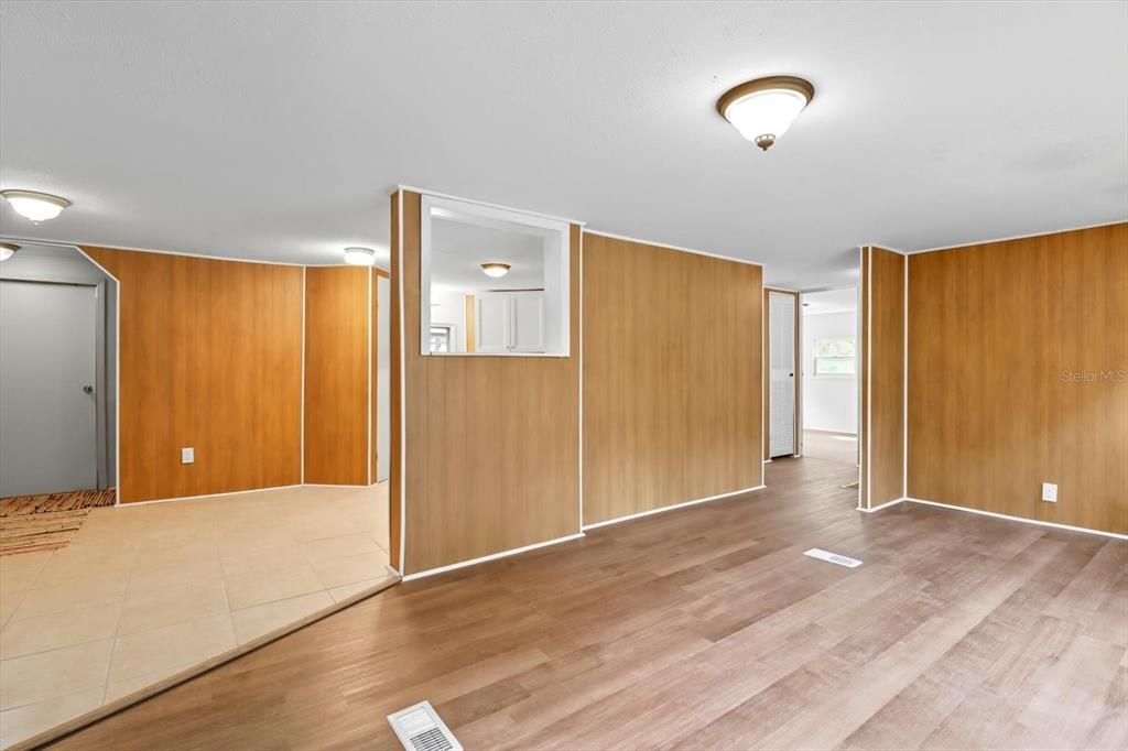 待售: $175,000 (3 贝兹, 2 浴室, 1152 平方英尺)