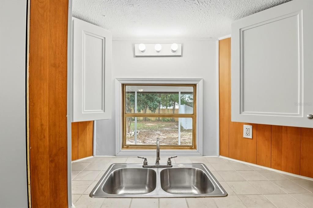 待售: $175,000 (3 贝兹, 2 浴室, 1152 平方英尺)