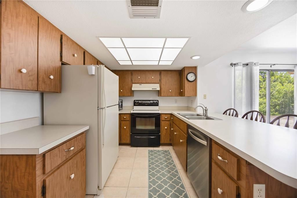 Active With Contract: $455,000 (3 beds, 2 baths, 1303 Square Feet)