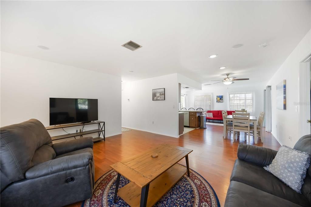 Active With Contract: $455,000 (3 beds, 2 baths, 1303 Square Feet)