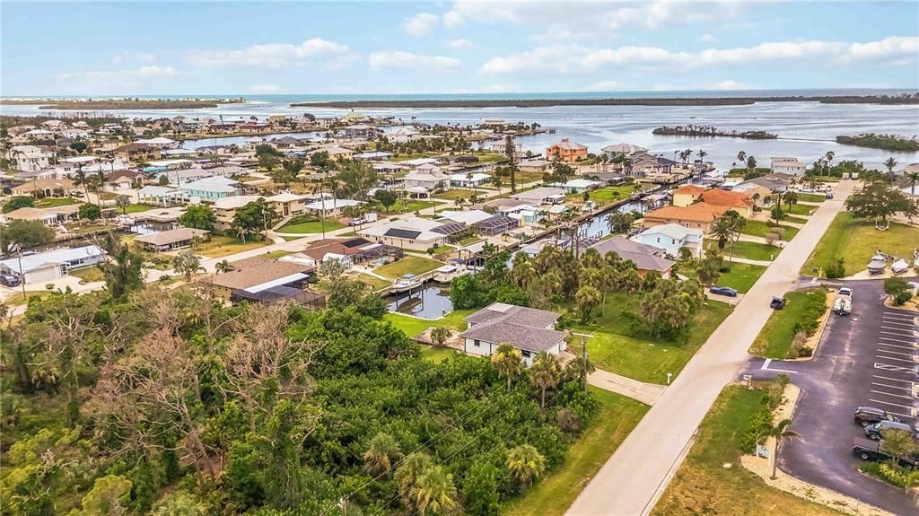 Active With Contract: $455,000 (3 beds, 2 baths, 1303 Square Feet)