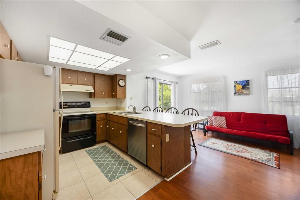 Active With Contract: $455,000 (3 beds, 2 baths, 1303 Square Feet)