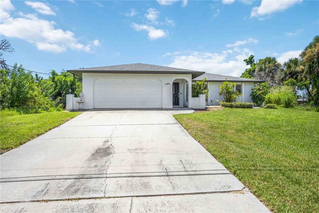 Active With Contract: $455,000 (3 beds, 2 baths, 1303 Square Feet)