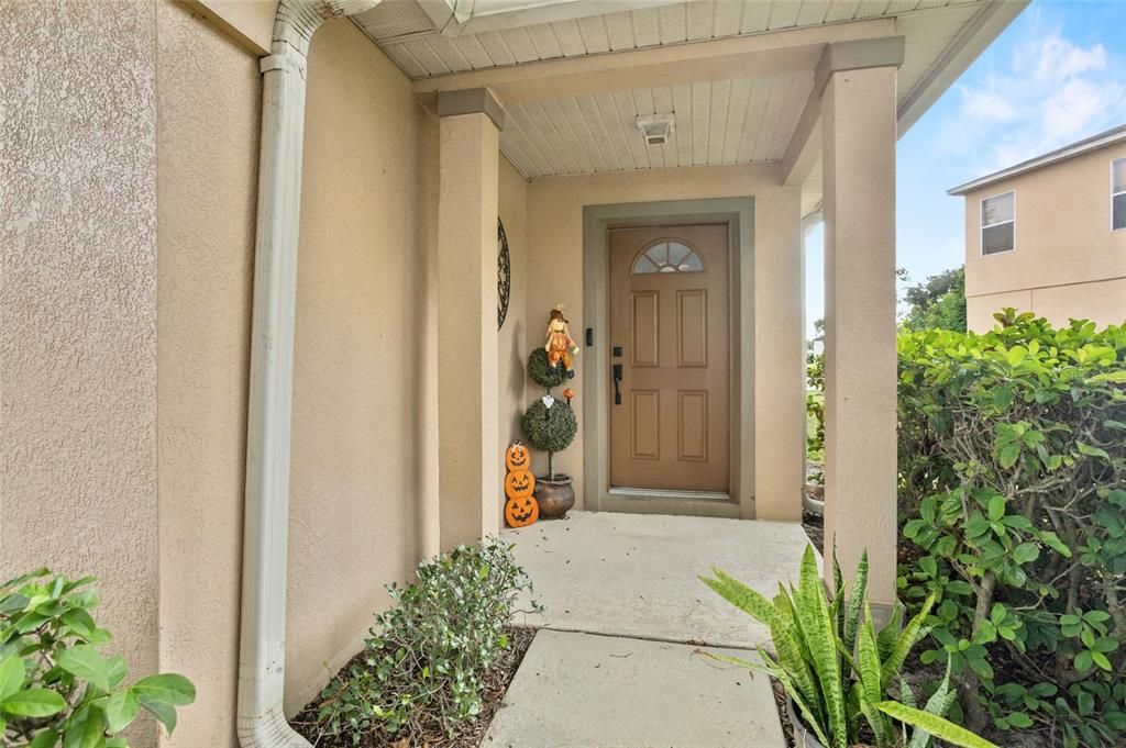 合同活跃: $470,000 (4 贝兹, 2 浴室, 1940 平方英尺)