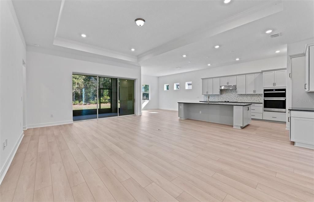 En Venta: $551,850 (3 camas, 3 baños, 2483 Pies cuadrados)