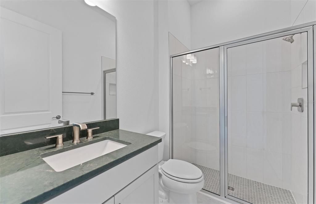 En Venta: $551,850 (3 camas, 3 baños, 2483 Pies cuadrados)