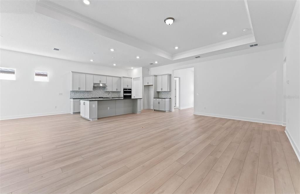 En Venta: $551,850 (3 camas, 3 baños, 2483 Pies cuadrados)