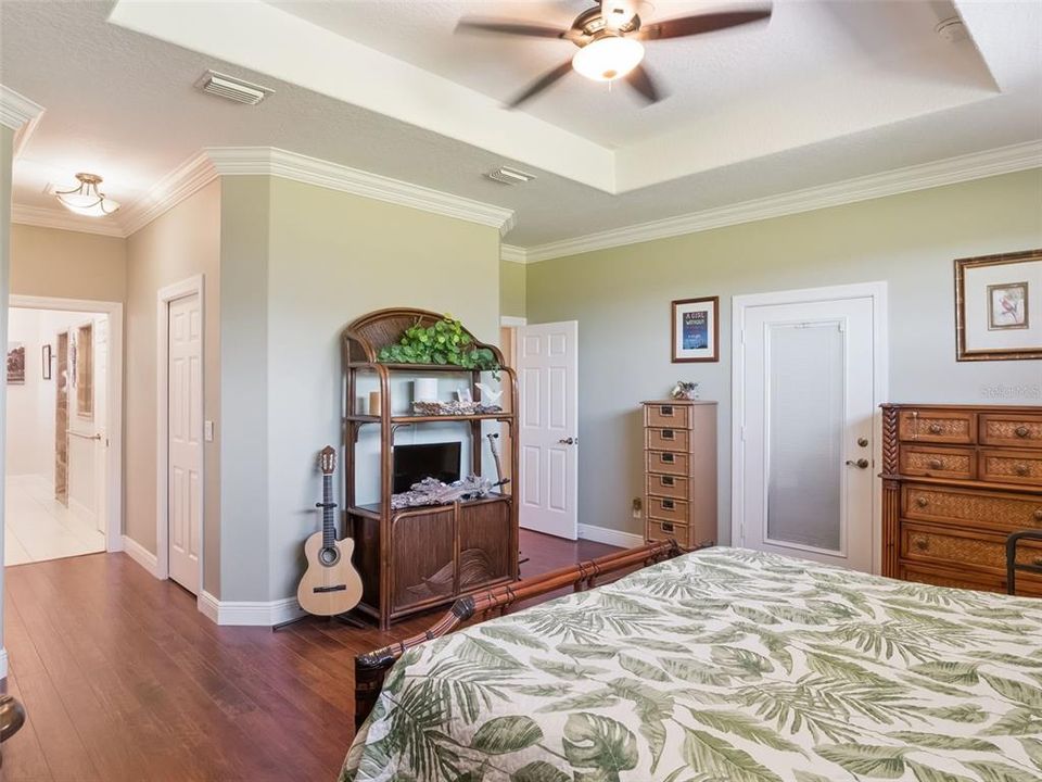 Под контрактом: $385,000 (3 спален, 2 ванн, 2013 Квадратных фут)