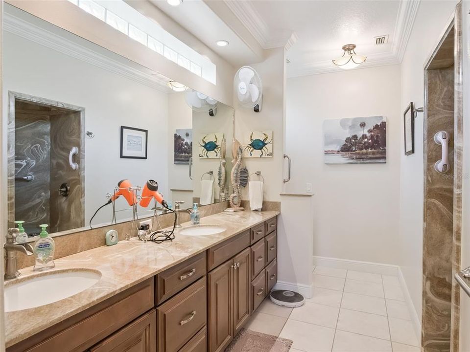 Под контрактом: $385,000 (3 спален, 2 ванн, 2013 Квадратных фут)