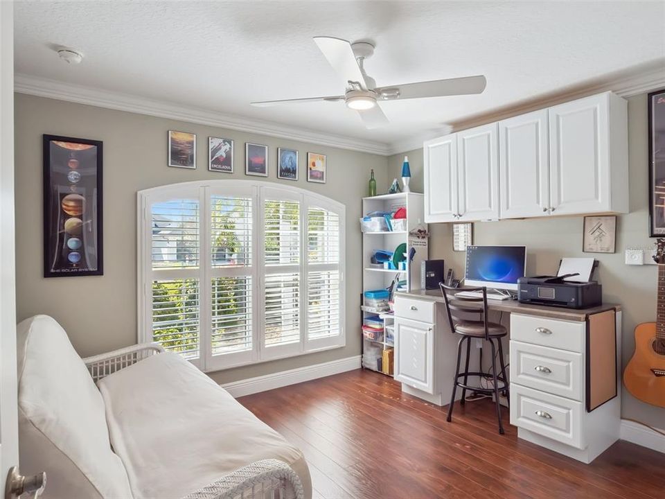 Под контрактом: $385,000 (3 спален, 2 ванн, 2013 Квадратных фут)