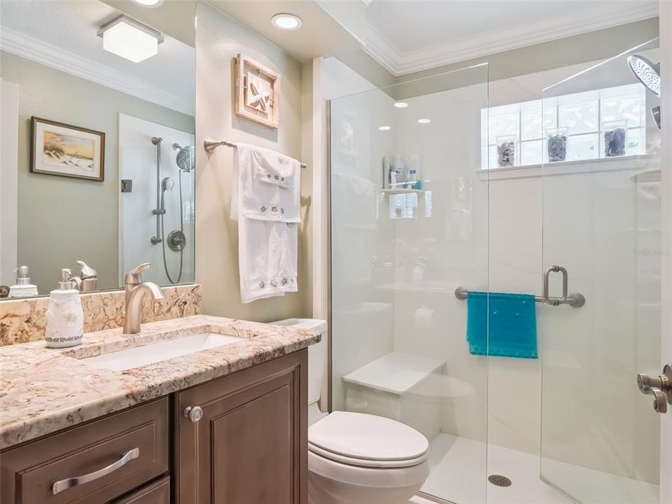 Под контрактом: $385,000 (3 спален, 2 ванн, 2013 Квадратных фут)