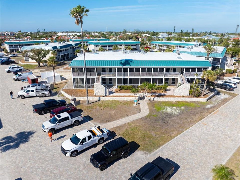 待售: $597,003 (2 贝兹, 2 浴室, 967 平方英尺)