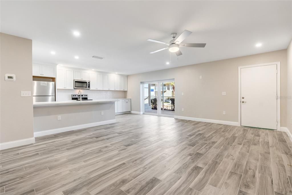 待售: $597,003 (2 贝兹, 2 浴室, 967 平方英尺)