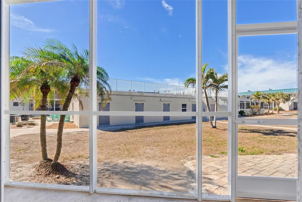 待售: $597,003 (2 贝兹, 2 浴室, 967 平方英尺)