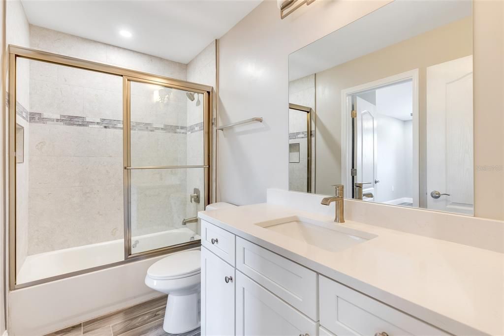 待售: $597,003 (2 贝兹, 2 浴室, 967 平方英尺)