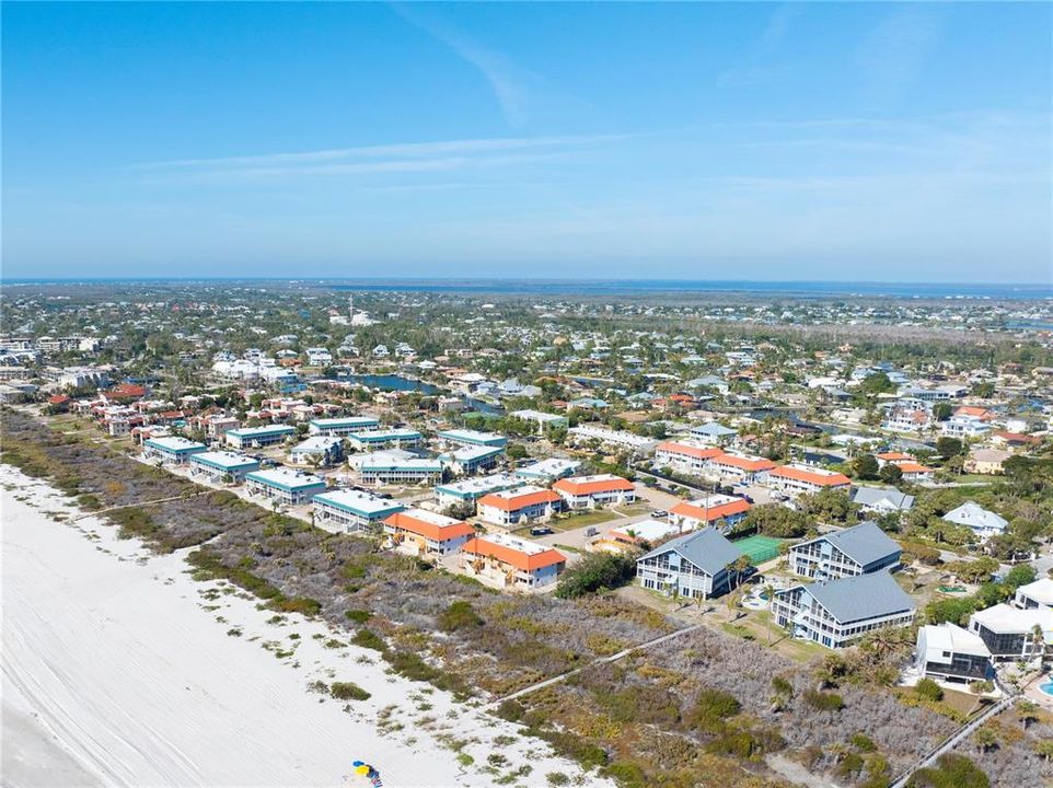 待售: $597,003 (2 贝兹, 2 浴室, 967 平方英尺)