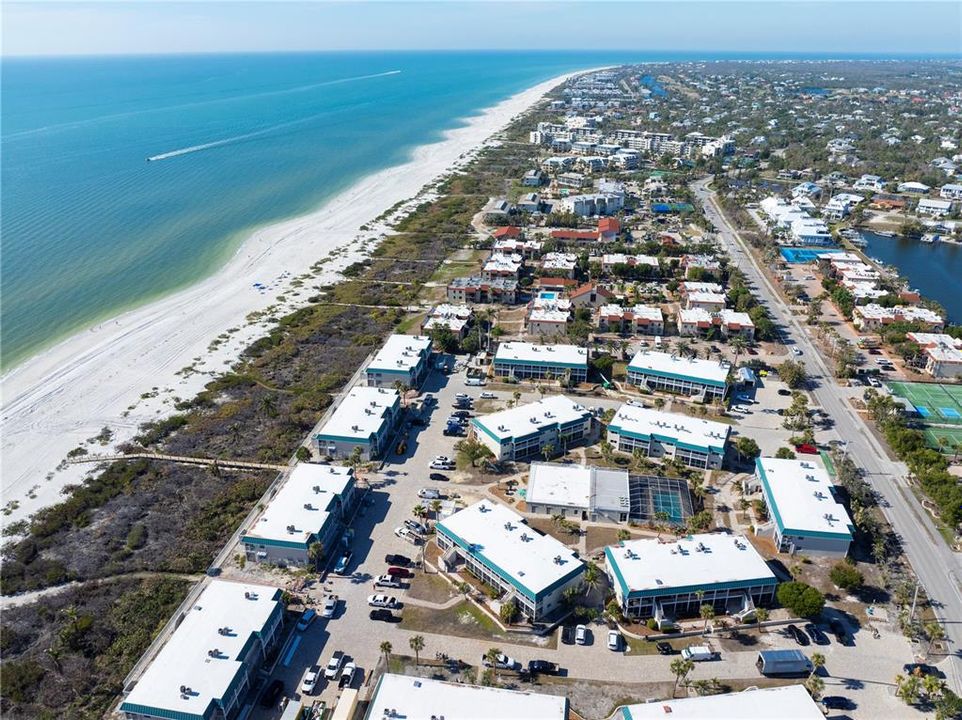 待售: $597,003 (2 贝兹, 2 浴室, 967 平方英尺)