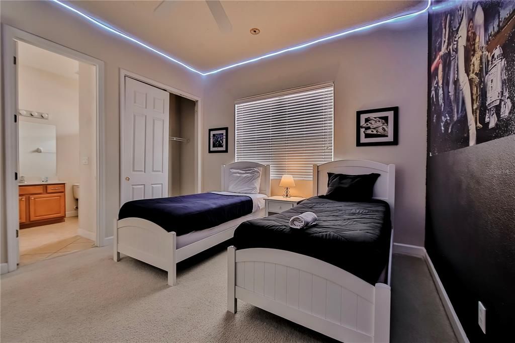 待售: $675,000 (5 贝兹, 4 浴室, 3270 平方英尺)