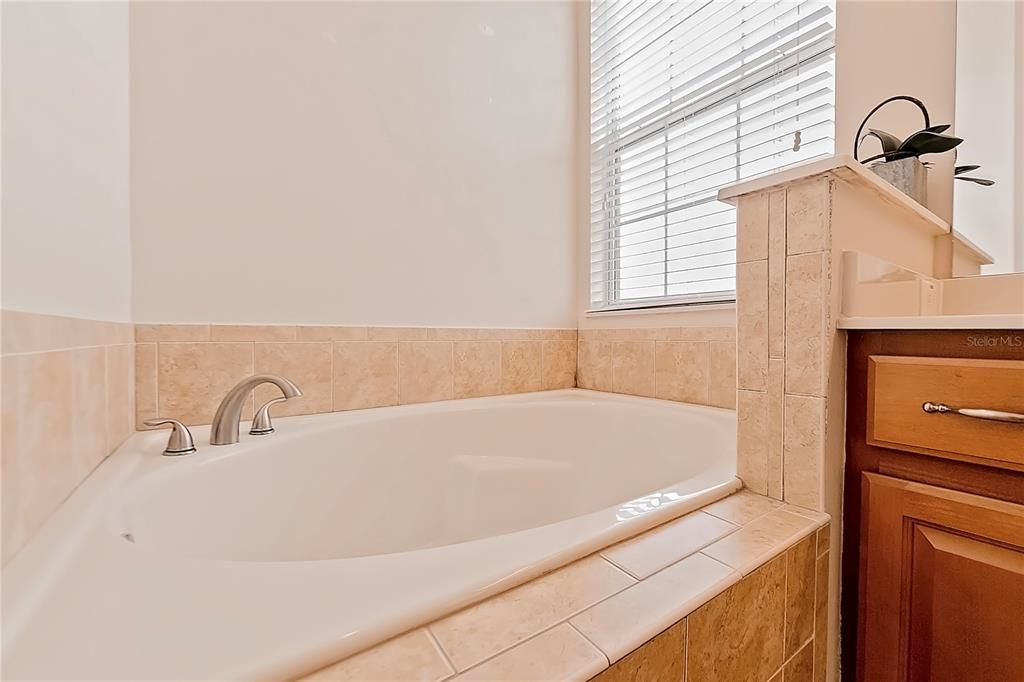 待售: $675,000 (5 贝兹, 4 浴室, 3270 平方英尺)