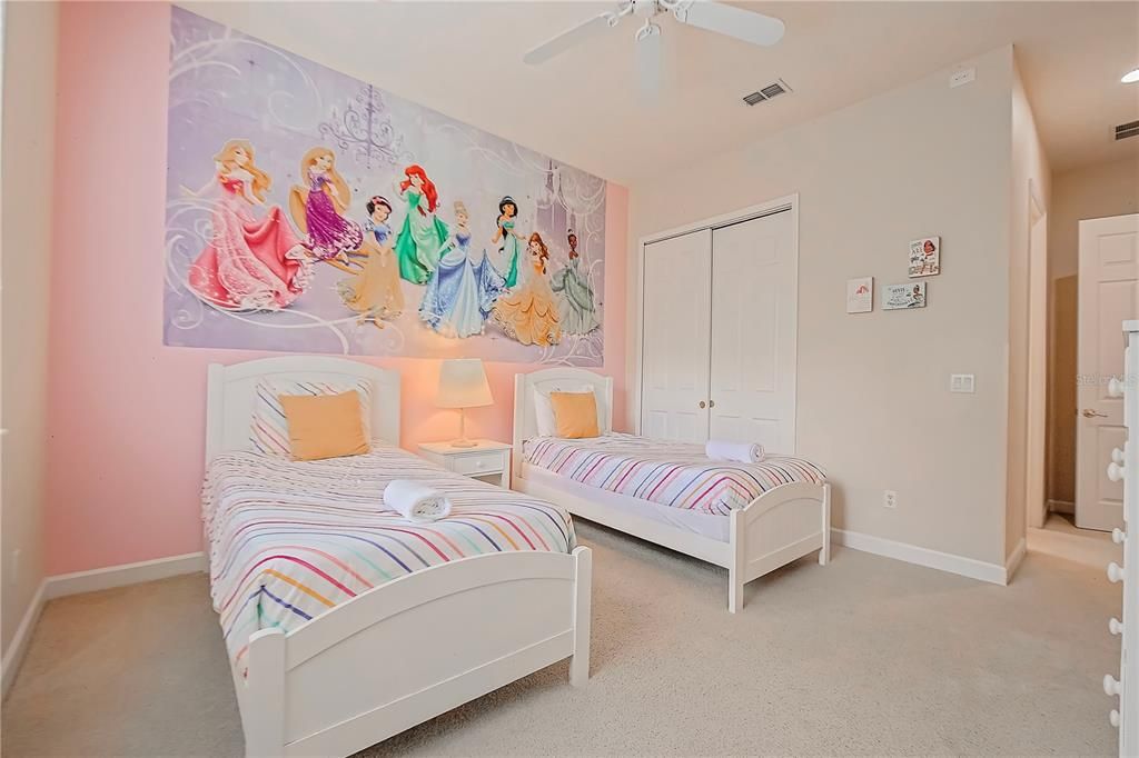 待售: $675,000 (5 贝兹, 4 浴室, 3270 平方英尺)