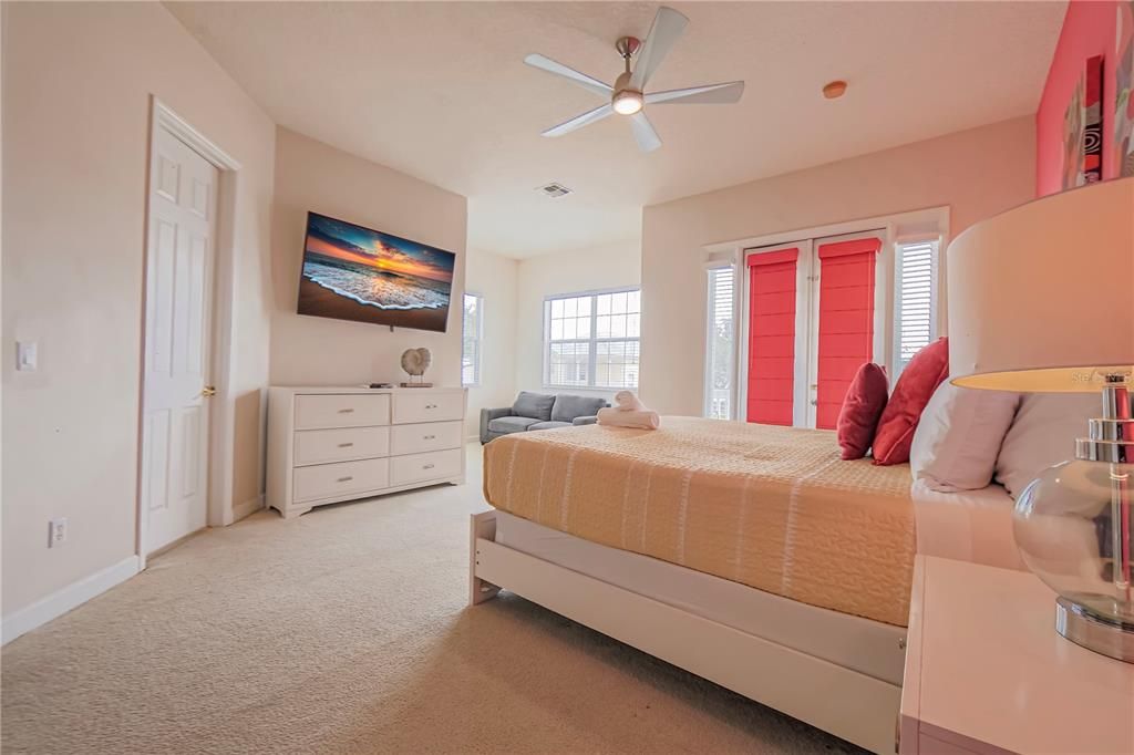 待售: $675,000 (5 贝兹, 4 浴室, 3270 平方英尺)