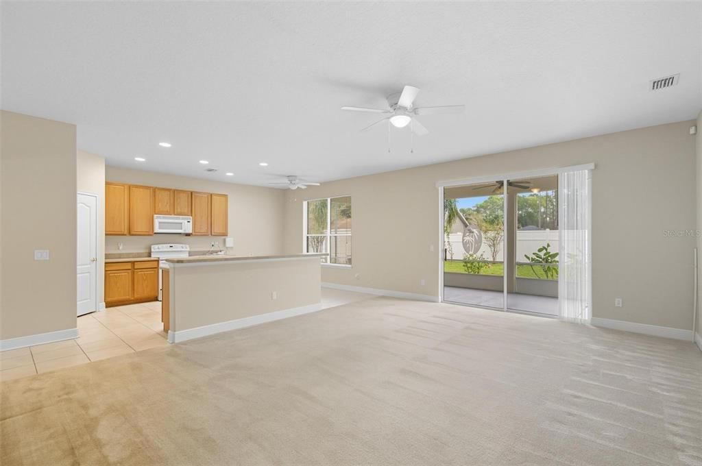 На продажу: $379,500 (4 спален, 3 ванн, 2369 Квадратных фут)