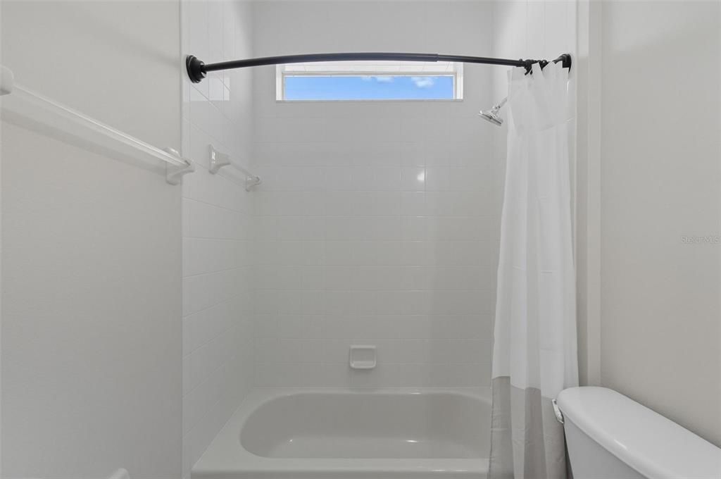 На продажу: $379,500 (4 спален, 3 ванн, 2369 Квадратных фут)