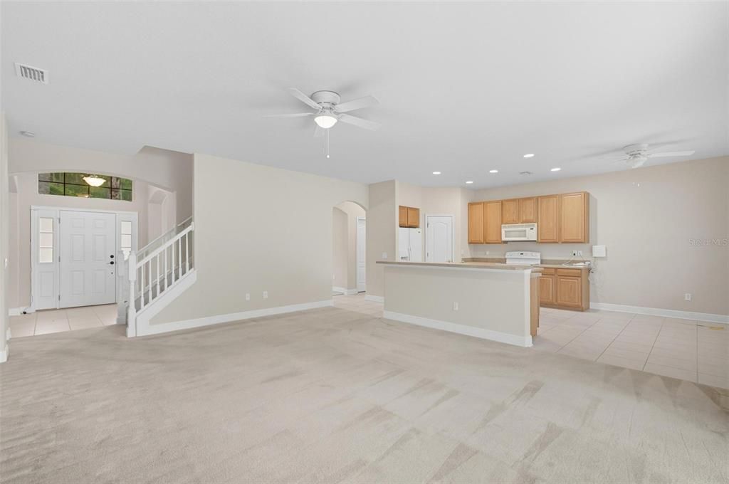 На продажу: $379,500 (4 спален, 3 ванн, 2369 Квадратных фут)