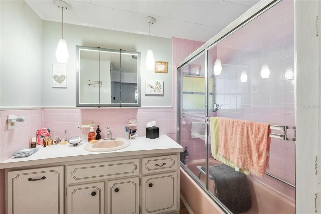 На продажу: $145,000 (2 спален, 2 ванн, 992 Квадратных фут)