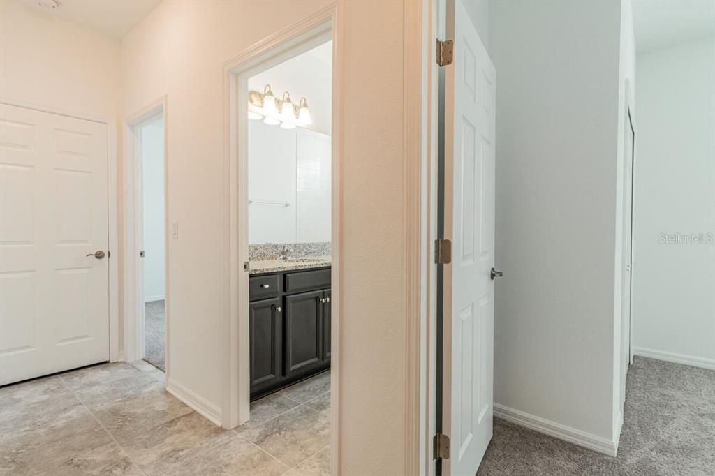 合同活跃: $299,990 (3 贝兹, 2 浴室, 1851 平方英尺)