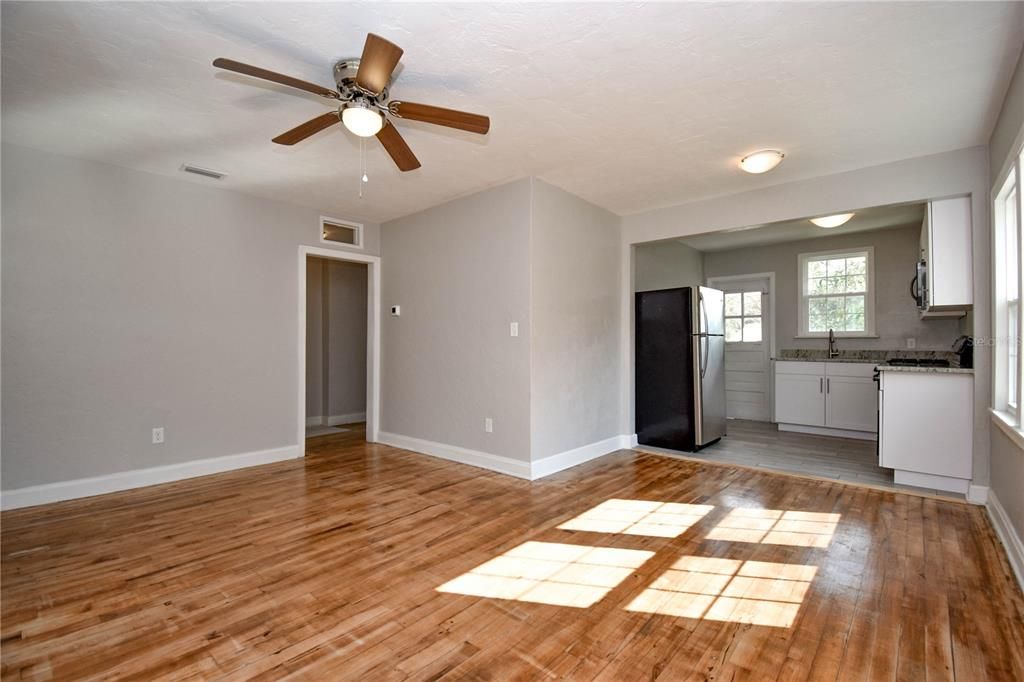 En Renta: $995 (1 camas, 1 baños, 700 Pies cuadrados)