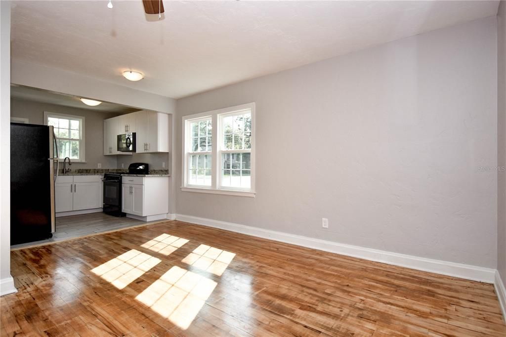 En Renta: $995 (1 camas, 1 baños, 700 Pies cuadrados)