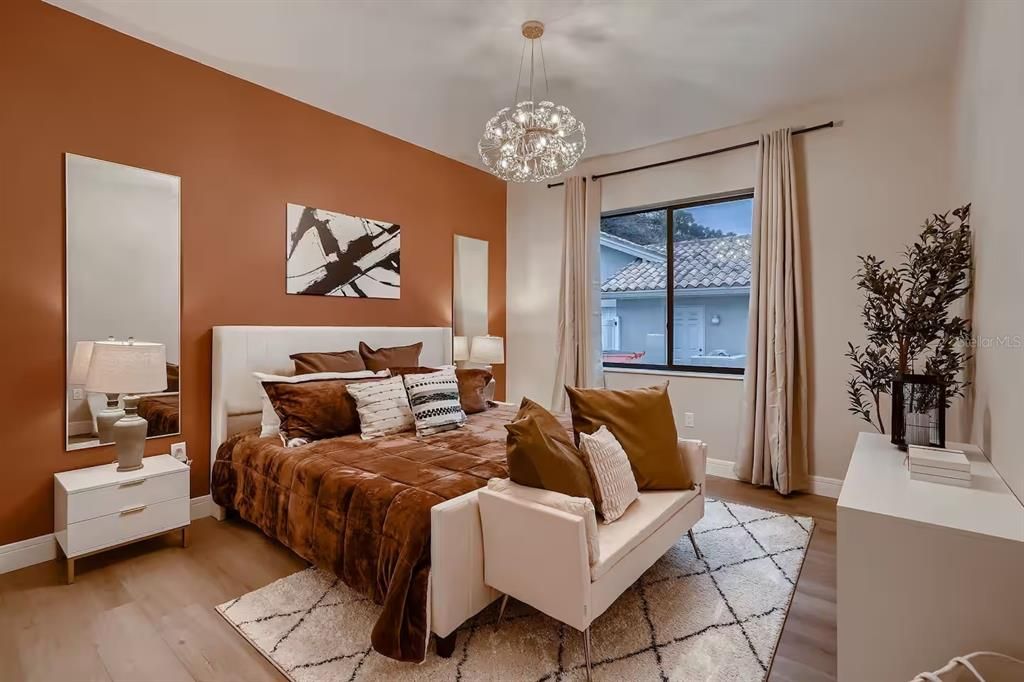 合同活跃: $1,225,000 (5 贝兹, 4 浴室, 3580 平方英尺)