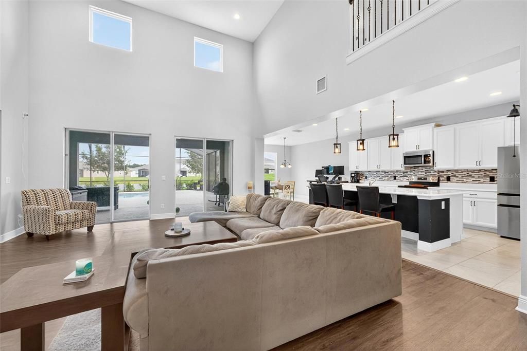 На продажу: $700,000 (5 спален, 3 ванн, 3854 Квадратных фут)