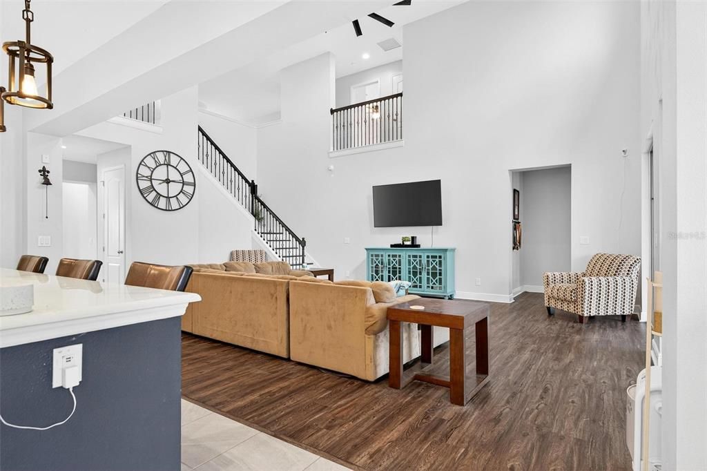 На продажу: $700,000 (5 спален, 3 ванн, 3854 Квадратных фут)