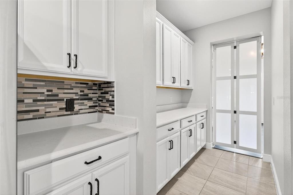 На продажу: $700,000 (5 спален, 3 ванн, 3854 Квадратных фут)