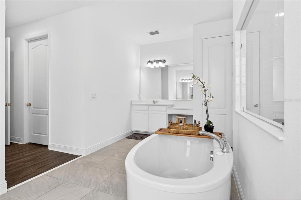 На продажу: $700,000 (5 спален, 3 ванн, 3854 Квадратных фут)