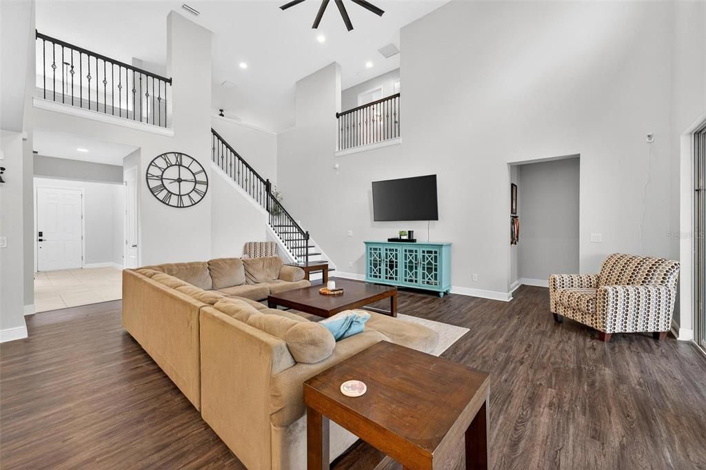 На продажу: $700,000 (5 спален, 3 ванн, 3854 Квадратных фут)