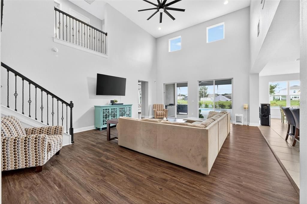 На продажу: $700,000 (5 спален, 3 ванн, 3854 Квадратных фут)