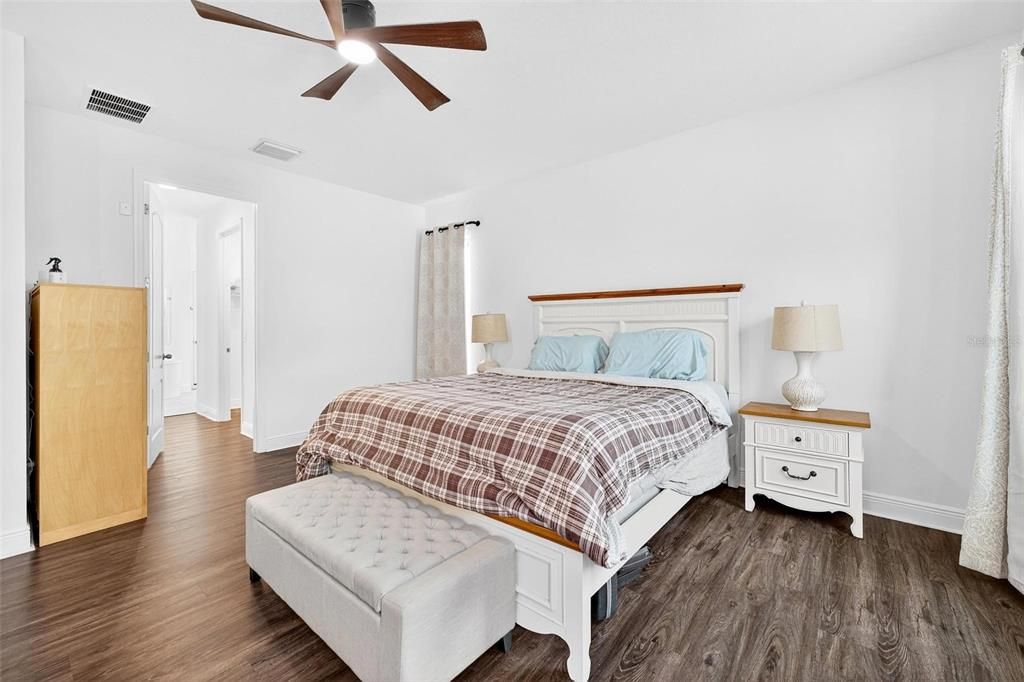 На продажу: $700,000 (5 спален, 3 ванн, 3854 Квадратных фут)