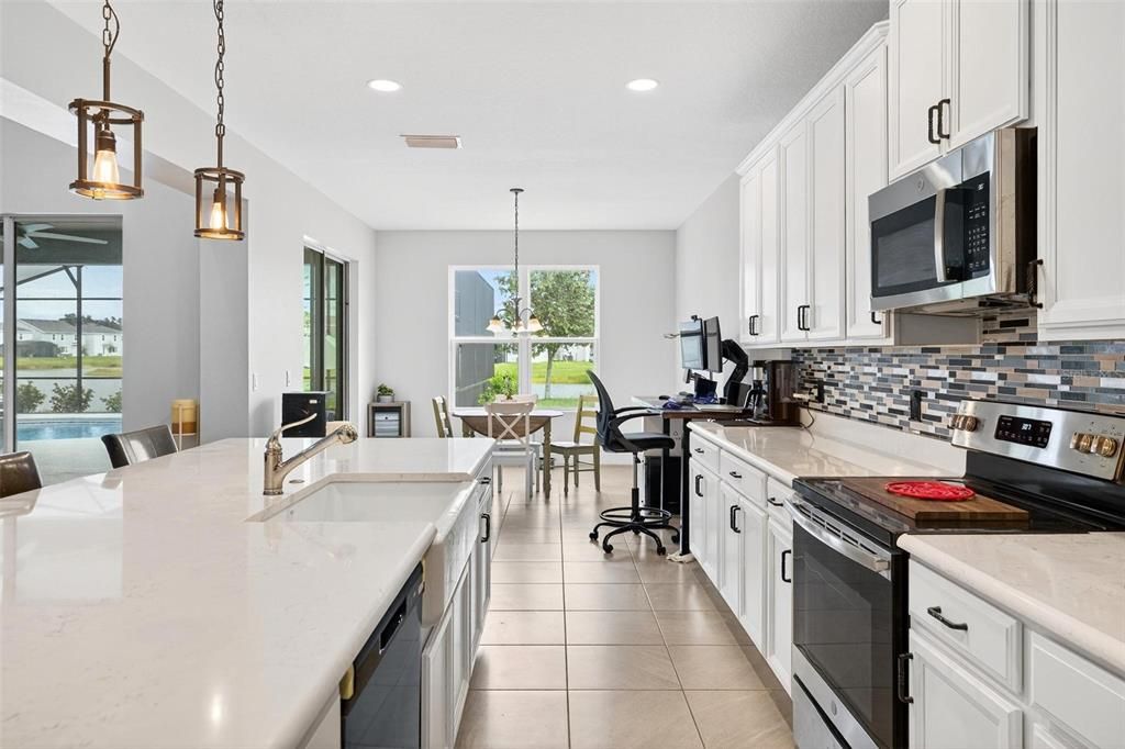 На продажу: $700,000 (5 спален, 3 ванн, 3854 Квадратных фут)