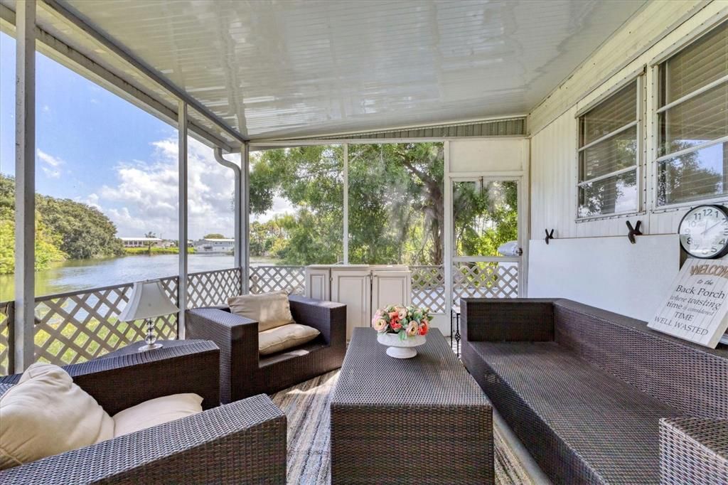 На продажу: $234,900 (2 спален, 1 ванн, 1000 Квадратных фут)