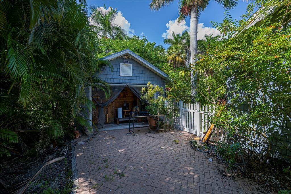 For Sale: $375,000 (3 beds, 2 baths, 1931 Square Feet)