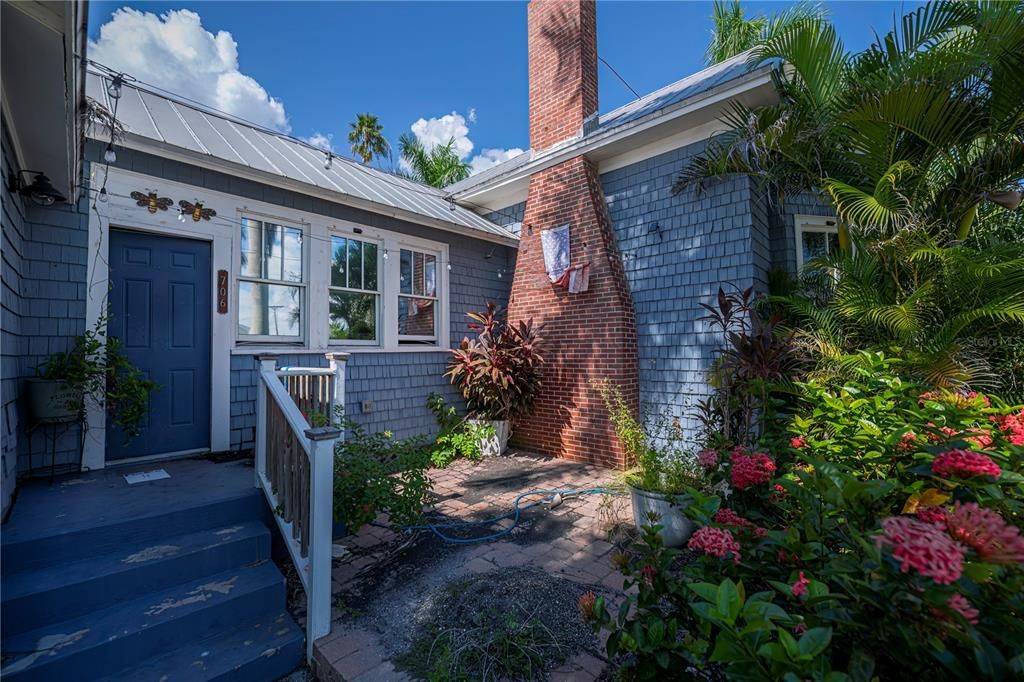 For Sale: $375,000 (3 beds, 2 baths, 1931 Square Feet)