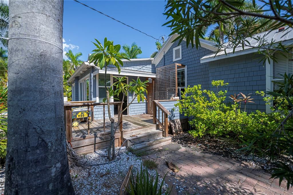 For Sale: $375,000 (3 beds, 2 baths, 1931 Square Feet)