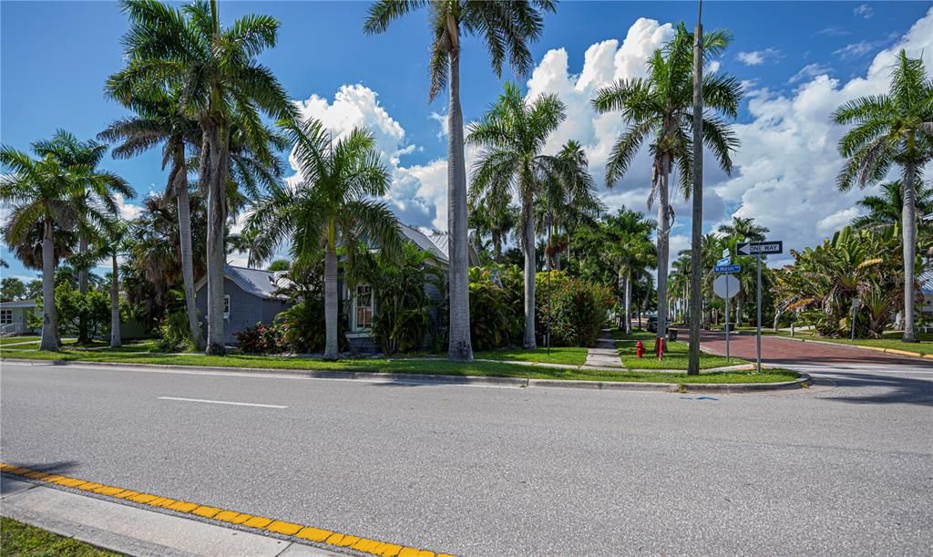 For Sale: $375,000 (3 beds, 2 baths, 1931 Square Feet)