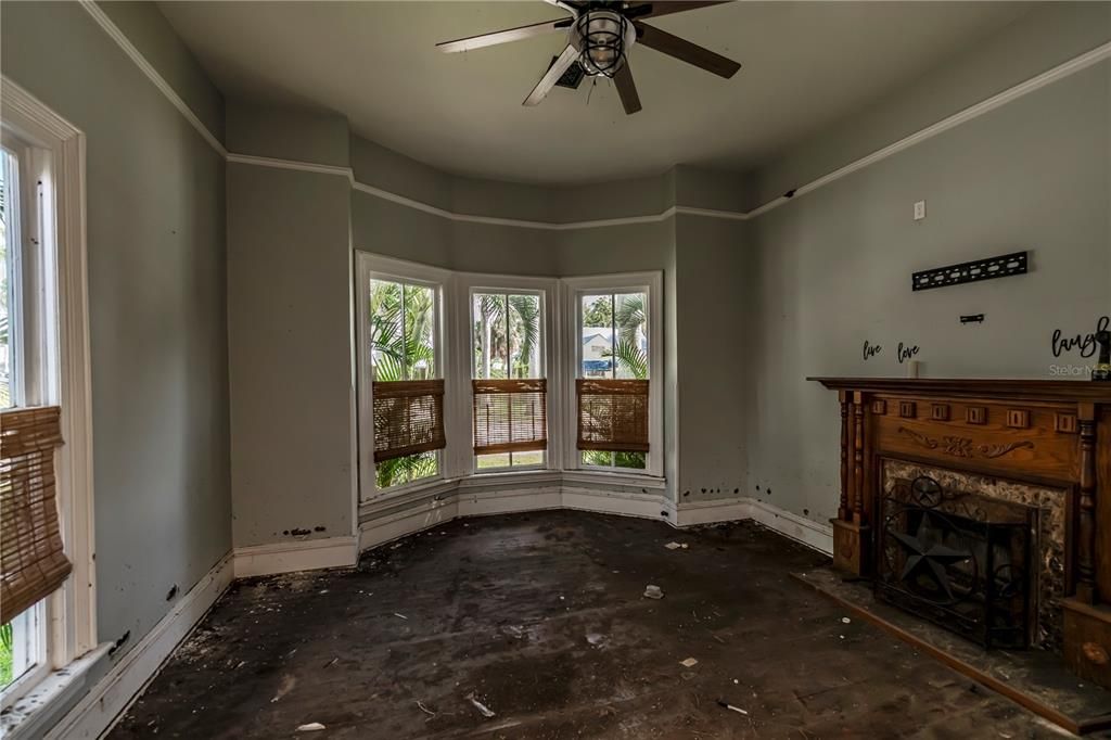 For Sale: $375,000 (3 beds, 2 baths, 1931 Square Feet)