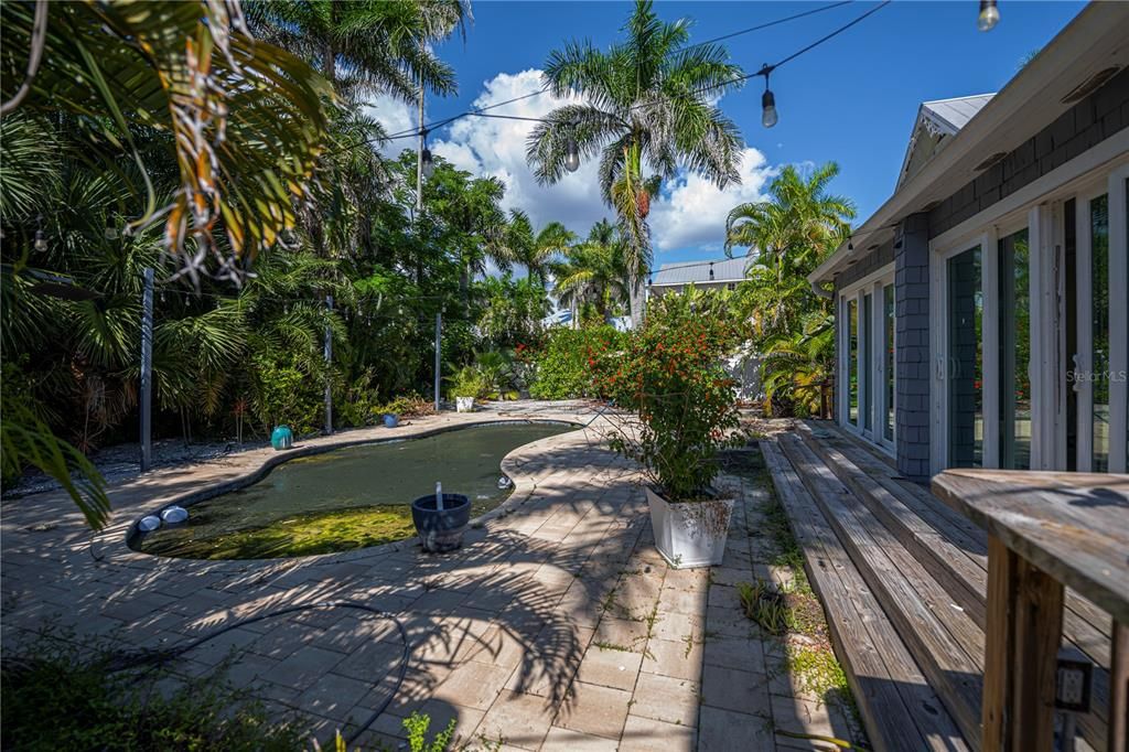 For Sale: $375,000 (3 beds, 2 baths, 1931 Square Feet)