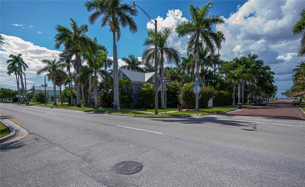 For Sale: $375,000 (3 beds, 2 baths, 1931 Square Feet)