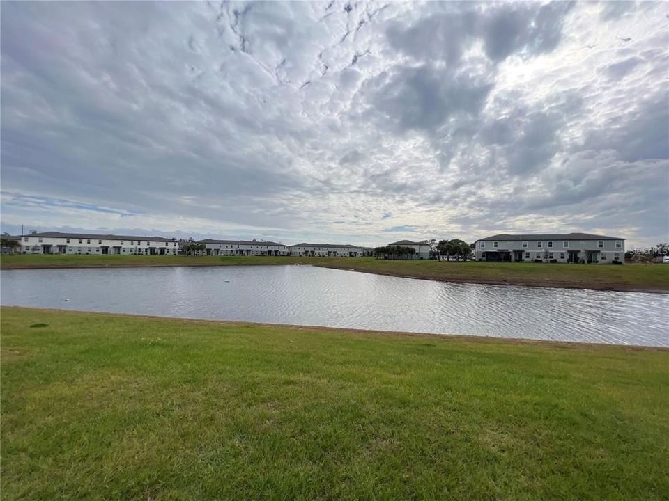 出租: $2,399 (3 贝兹, 2 浴室, 1570 平方英尺)